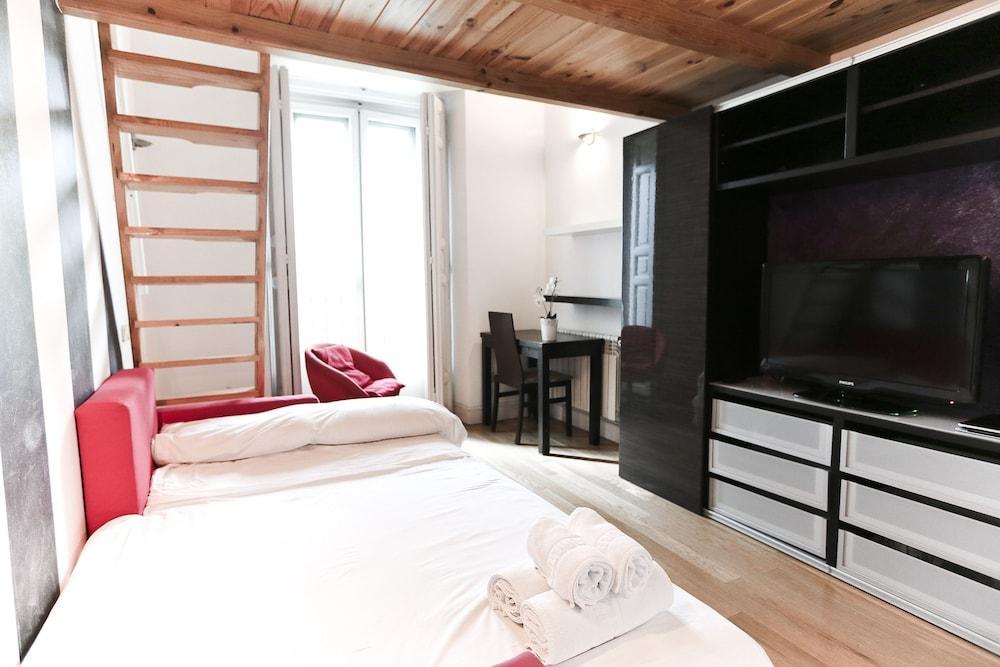 Hotel Apartamento Bailen 3*