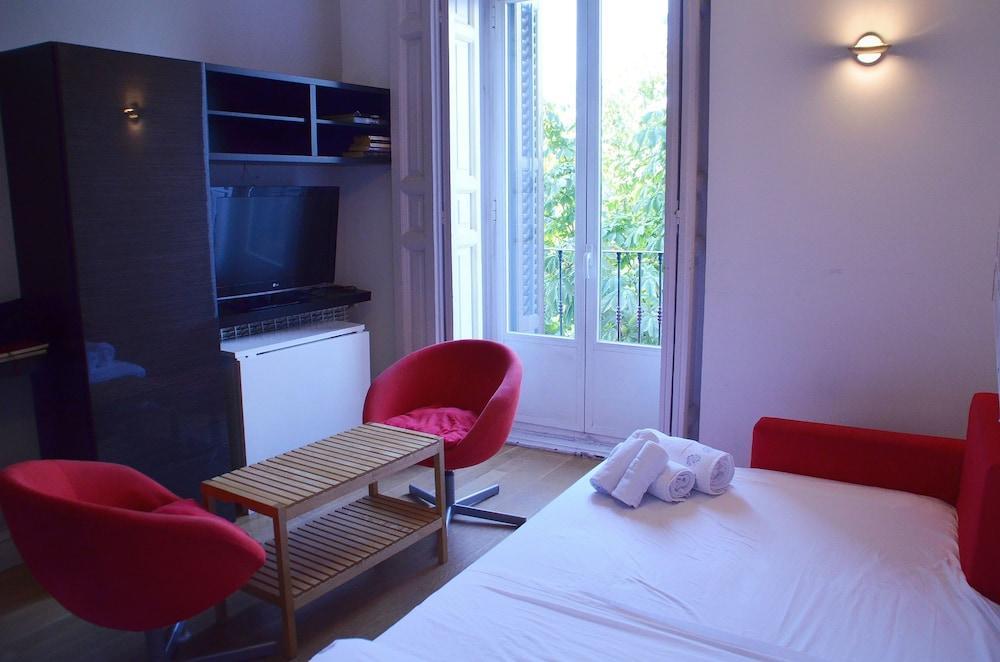 Hotel Apartamento Bailen 3*