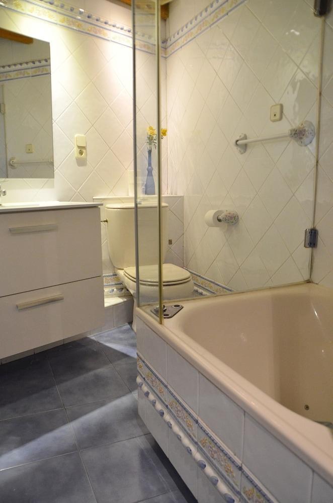 Hotel Apartamento Bailen 3*