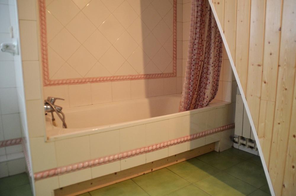 Hotel Apartamento Bailen 3*